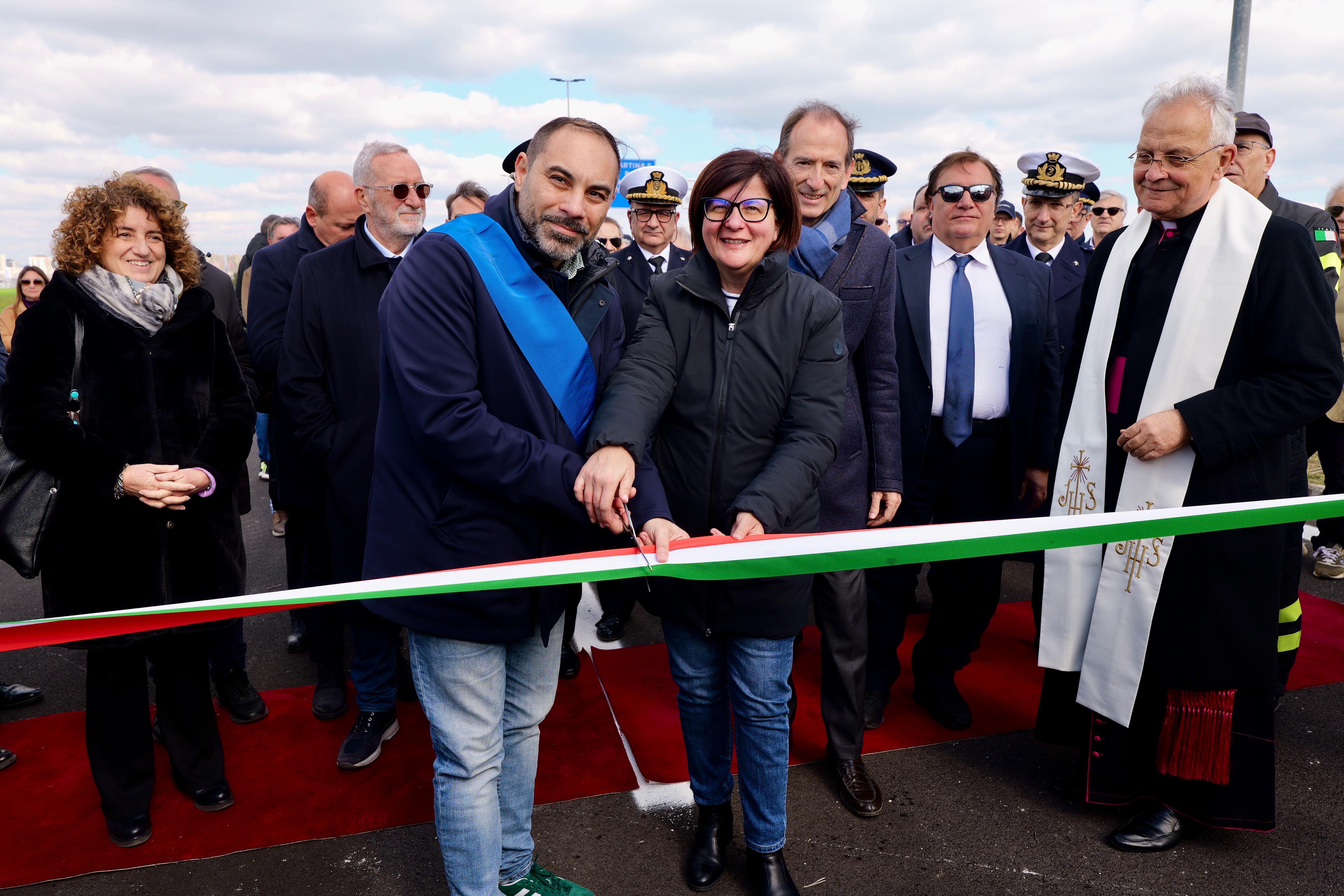 Galleria Trasporti, l’assessore Ciliento all’inaugurazione del secondo lotto della Tangenziale Sud di Taranto - Diapositiva 9 di 10