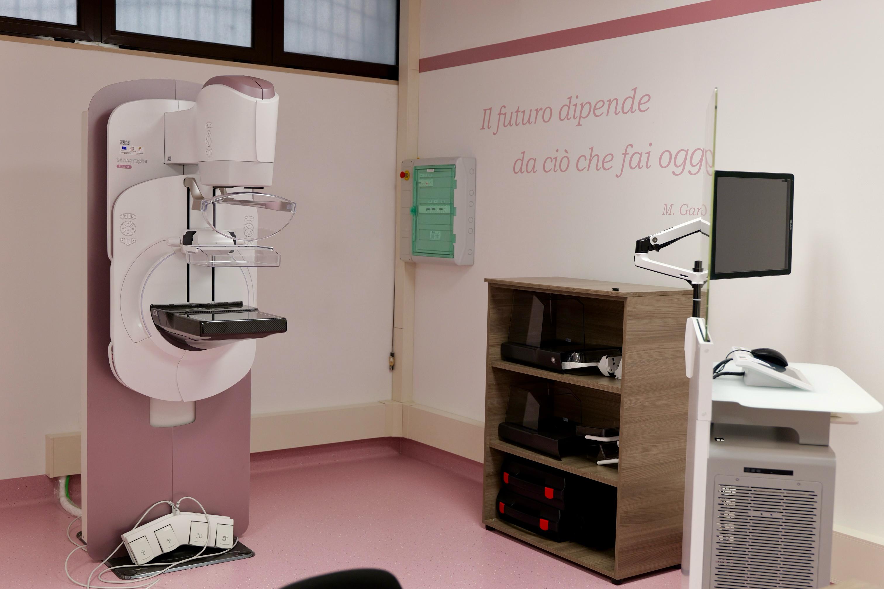 Galleria Un nuovo centro Screening con mammografo digitale 3D nel cuore di Bari: sarà a disposizione di 10mila donne residenti nei quartieri Madonnella, Libertà, Bari Murat e Città vecchia - Diapositiva 6 di 10