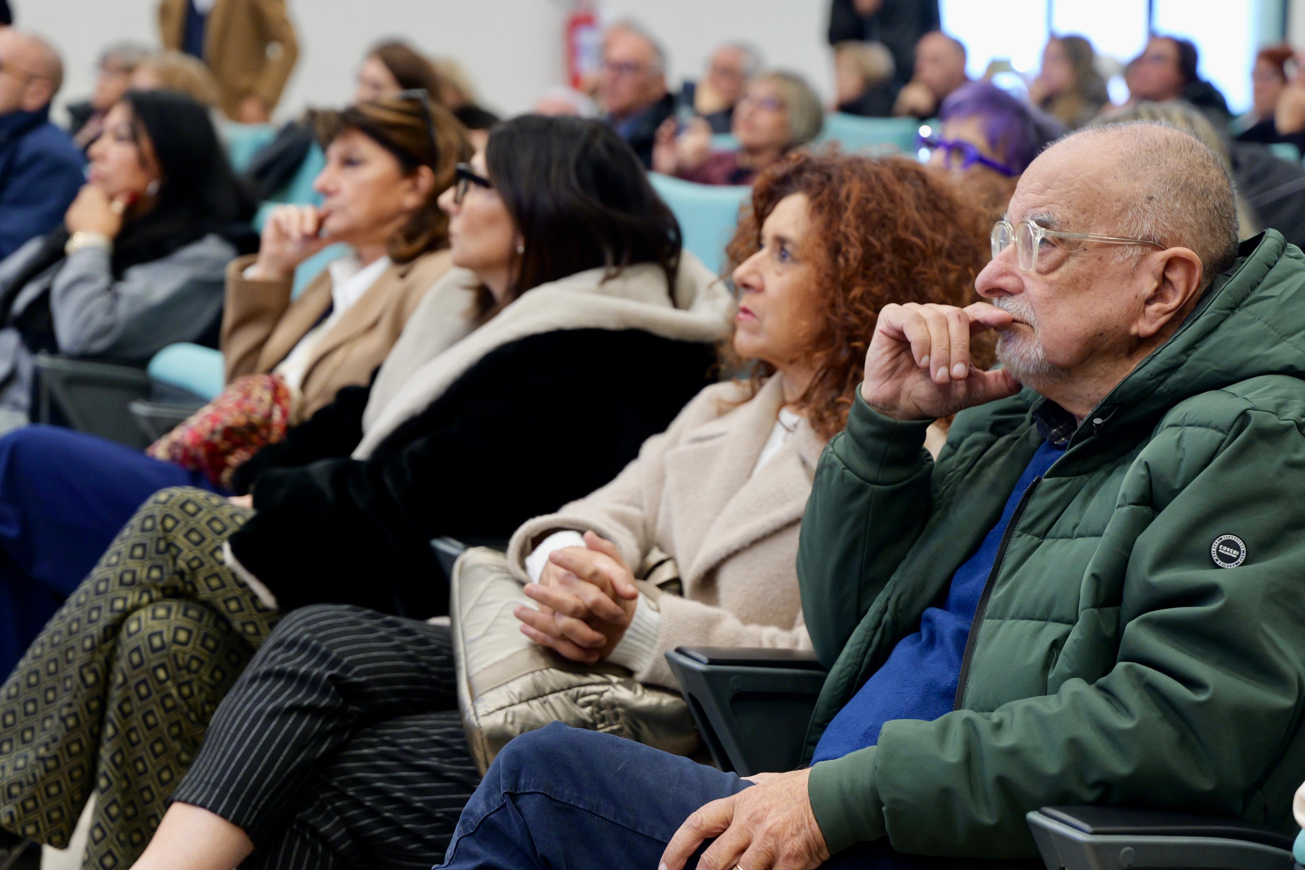 Galleria Il presidente Emiliano alla cerimonia di pensionamento di circa 100 lavoratori Asl Brindisi - Diapositiva 10 di 15